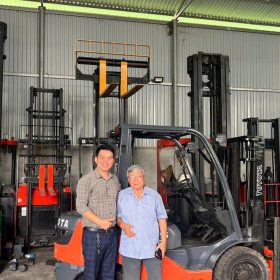Khách hàng sử dụng xe nâng Toyota do Công ty TNHH Công nghiệp KBC, xe nâng KBC cung cấp