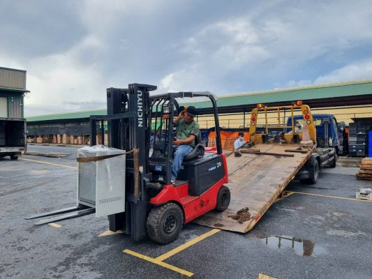 Xe nâng điện Nichiyu ngồi lái 2 tấn, khung nâng 4500mm, bàn giao cho nhà máy thực phẩm tại Hưng Yên.