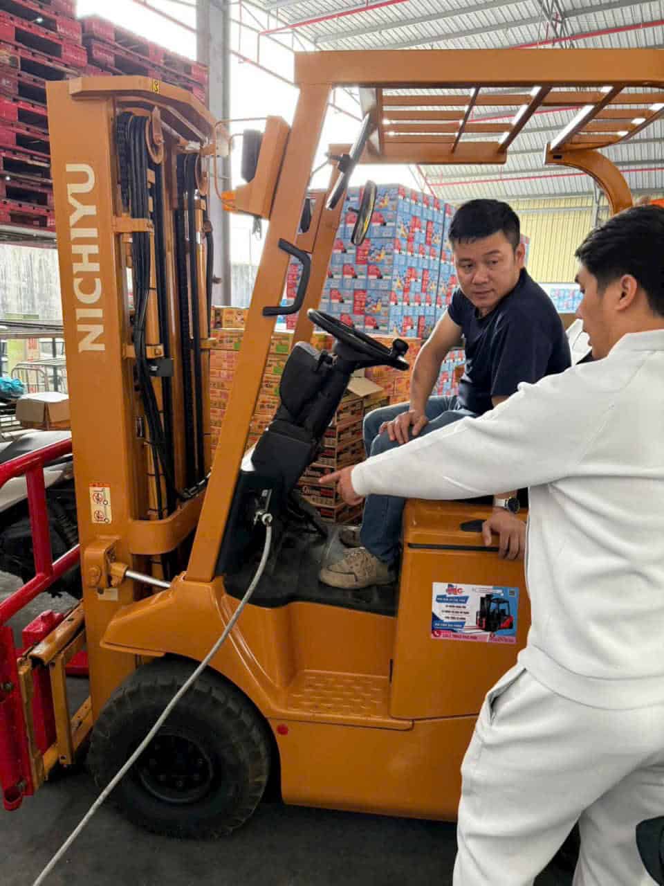 Xe nâng Nichiyu phù hợp kho hàng trong nhà